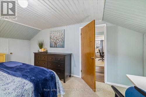 11024 First Line Nassagaweya, Milton (Moffat), ON - Indoor Photo Showing Bedroom