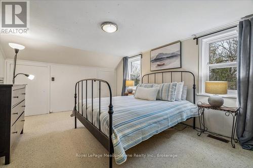 11024 First Line Nassagaweya, Milton (Moffat), ON - Indoor Photo Showing Bedroom