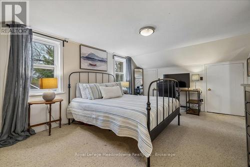 11024 First Line Nassagaweya, Milton (Moffat), ON - Indoor Photo Showing Bedroom