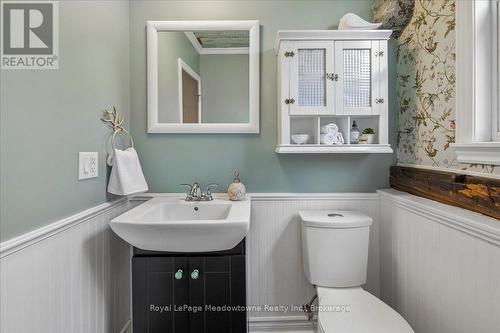11024 First Line Nassagaweya, Milton (Moffat), ON - Indoor Photo Showing Bathroom