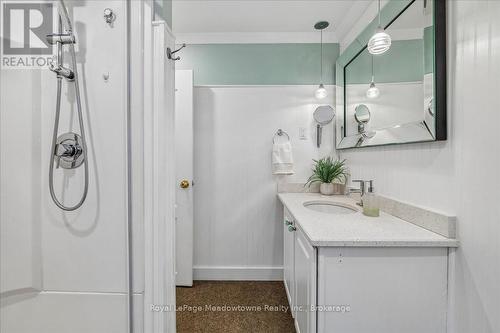 11024 First Line Nassagaweya, Milton (Moffat), ON - Indoor Photo Showing Bathroom