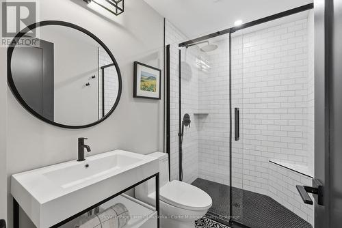 Main Level Bath - 1311 S. Ril Lake Road, Lake Of Bays (Ridout), ON - Indoor Photo Showing Bathroom