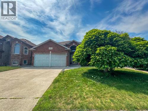 4583 Helsinki, Windsor, ON - Outdoor
