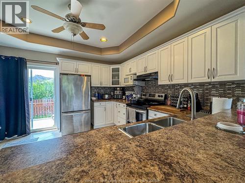 4583 Helsinki, Windsor, ON - Indoor Photo Showing Kitchen With Double Sink