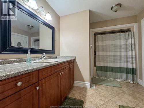 4583 Helsinki, Windsor, ON - Indoor Photo Showing Bathroom