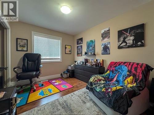 4583 Helsinki, Windsor, ON - Indoor