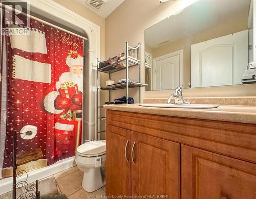 4583 Helsinki, Windsor, ON - Indoor Photo Showing Bathroom