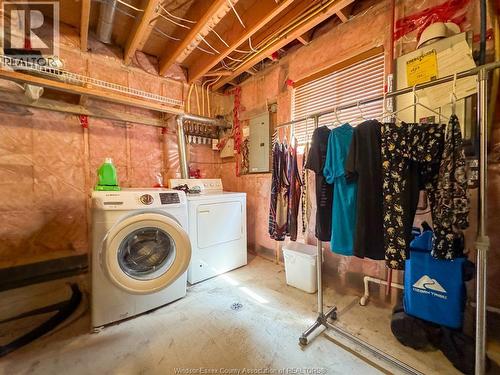 4583 Helsinki, Windsor, ON - Indoor Photo Showing Laundry Room