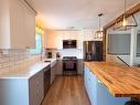 54 Darrach Bay, Brandon, MB  - Indoor Photo Showing Kitchen 