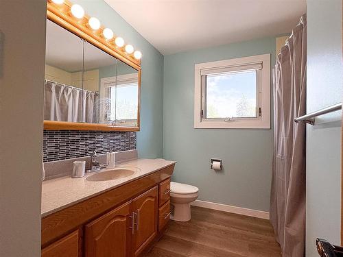 54 Darrach Bay, Brandon, MB - Indoor Photo Showing Bathroom