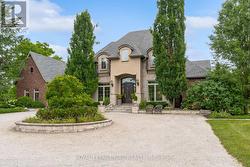 1323 EFFINGHAM STREET  Pelham (Fonthill), ON L0S 1M0