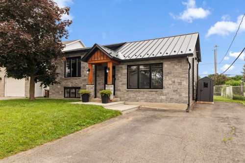 60 Rue de Mingan  Gatineau (Gatineau), QC J8R 2C9