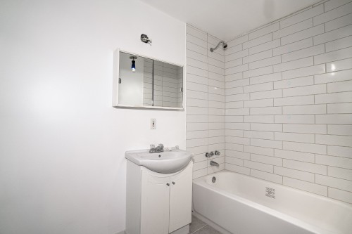 Bathroom - 2109  - 2111 Rue Wellington, Montréal (Le Sud-Ouest), QC - Indoor Photo Showing Bathroom