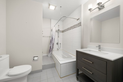 Salle de bains - 15 Rue Watson, Pincourt, QC - Indoor Photo Showing Bathroom