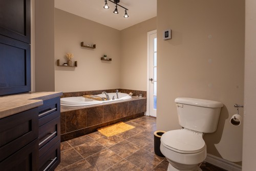 Salle de bains attenante à la CCP - 6-17930 Rue Beaupré, Bécancour, QC - Indoor Photo Showing Bathroom