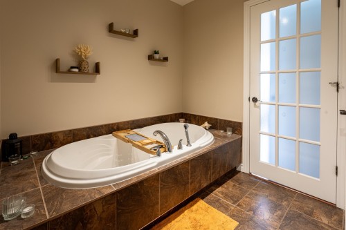 Salle de bains attenante à la CCP - 6-17930 Rue Beaupré, Bécancour, QC - Indoor Photo Showing Bathroom