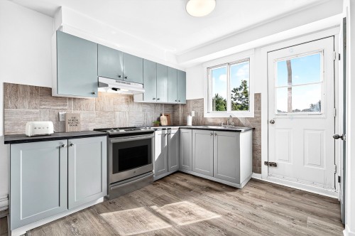 Kitchen - 12A-4761 Boul. Henri-Bourassa E., Montréal (Montréal-Nord), QC - Indoor Photo Showing Kitchen With Upgraded Kitchen