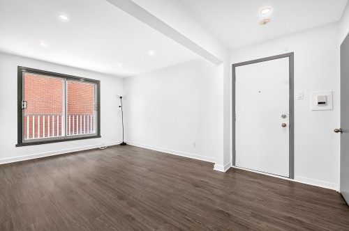 Living Room - 9-4761 Boul. Henri-Bourassa E., Montréal (Montréal-Nord), QC - Indoor Photo Showing Other Room