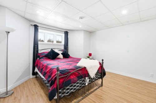 Chambre à coucher - 2110 10E Rue, Saint-Georges, QC - Indoor Photo Showing Bedroom