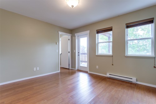 860 Glenwood Avenue, Kelowna, BC - Indoor Photo Showing Other Room