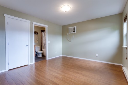 860 Glenwood Avenue, Kelowna, BC - Indoor Photo Showing Other Room