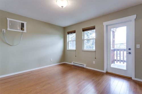860 Glenwood Avenue, Kelowna, BC - Indoor Photo Showing Other Room