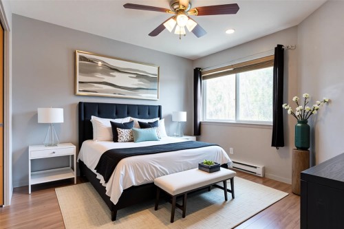 860 Glenwood Avenue, Kelowna, BC - Indoor Photo Showing Bedroom