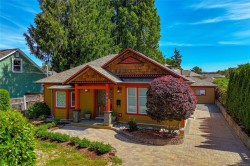 2617 Doncaster Dr Victoria, BC V8R 2W5