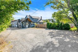 740 Newbury St Saanich, BC V9A 2C1