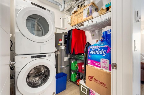 #310-4830 Cedar Ridge Pl, Nanaimo, BC - Indoor Photo Showing Laundry Room