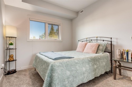 #310-4830 Cedar Ridge Pl, Nanaimo, BC - Indoor Photo Showing Bedroom