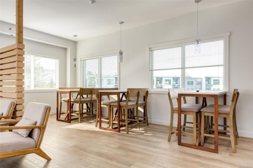 #310-4830 Cedar Ridge Pl, Nanaimo, BC - Indoor Photo Showing Dining Room
