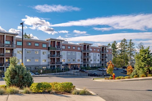 #310-4830 Cedar Ridge Pl, Nanaimo, BC - Outdoor With Facade