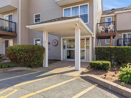 107 75 Collins Grove  Dartmouth, NS B2W 6B3