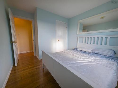 209 Sheppards Run, Beechville, NS - Indoor Photo Showing Bedroom