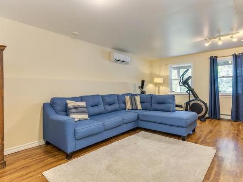 209 Sheppards Run, Beechville, NS - Indoor Photo Showing Living Room