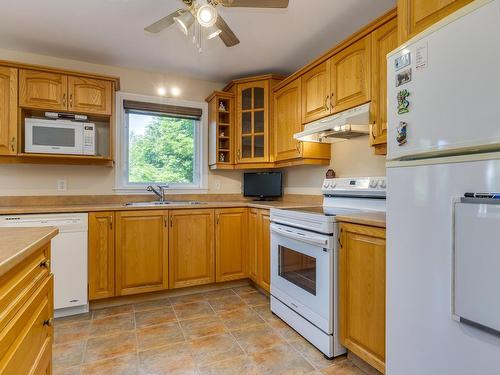 209 Sheppards Run, Beechville, NS - Indoor Photo Showing Kitchen With Double Sink