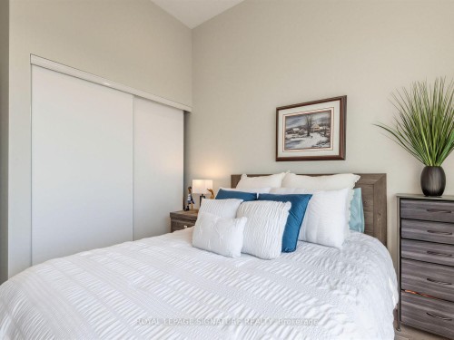 1205-100 Eagle Rock Way, Vaughan, ON - Indoor Photo Showing Bedroom