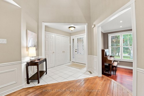 107 Windham Trail, Aurora, ON - Indoor Photo Showing Other Room