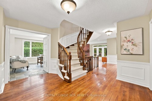 107 Windham Trail, Aurora, ON - Indoor Photo Showing Other Room