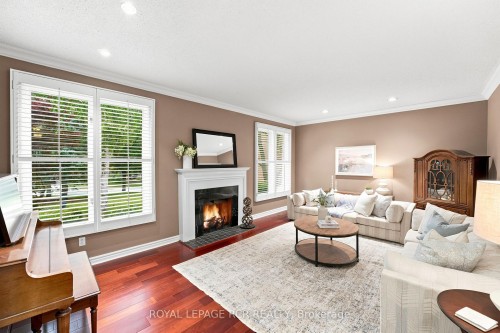 107 Windham Trail, Aurora, ON - Indoor Photo Showing Living Room With Fireplace