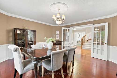107 Windham Trail, Aurora, ON - Indoor Photo Showing Dining Room