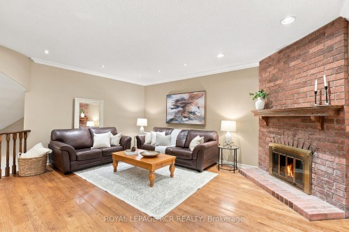 107 Windham Trail, Aurora, ON - Indoor Photo Showing Living Room With Fireplace