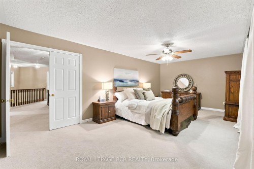 107 Windham Trail, Aurora, ON - Indoor Photo Showing Bedroom