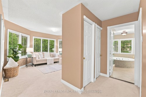 107 Windham Trail, Aurora, ON - Indoor Photo Showing Other Room