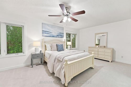 107 Windham Trail, Aurora, ON - Indoor Photo Showing Bedroom
