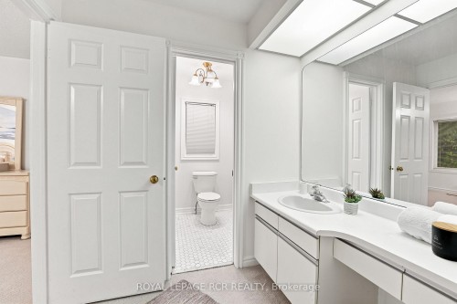 107 Windham Trail, Aurora, ON - Indoor Photo Showing Bathroom