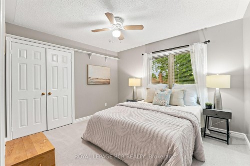 107 Windham Trail, Aurora, ON - Indoor Photo Showing Bedroom