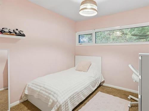 107 Berkshire Bay, Winnipeg, MB - Indoor Photo Showing Bedroom