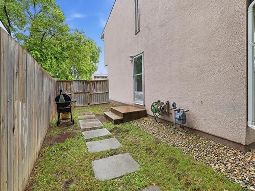 107 Berkshire Bay, Winnipeg, MB - Outdoor With Exterior